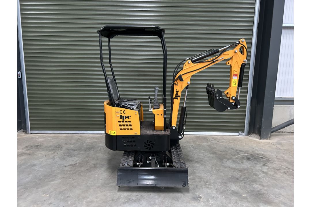 2024 Unissued JPC 1020KG 12HP Diesel Rubber Track Mini Excavator c/w Front Blade - Image 15 of 27