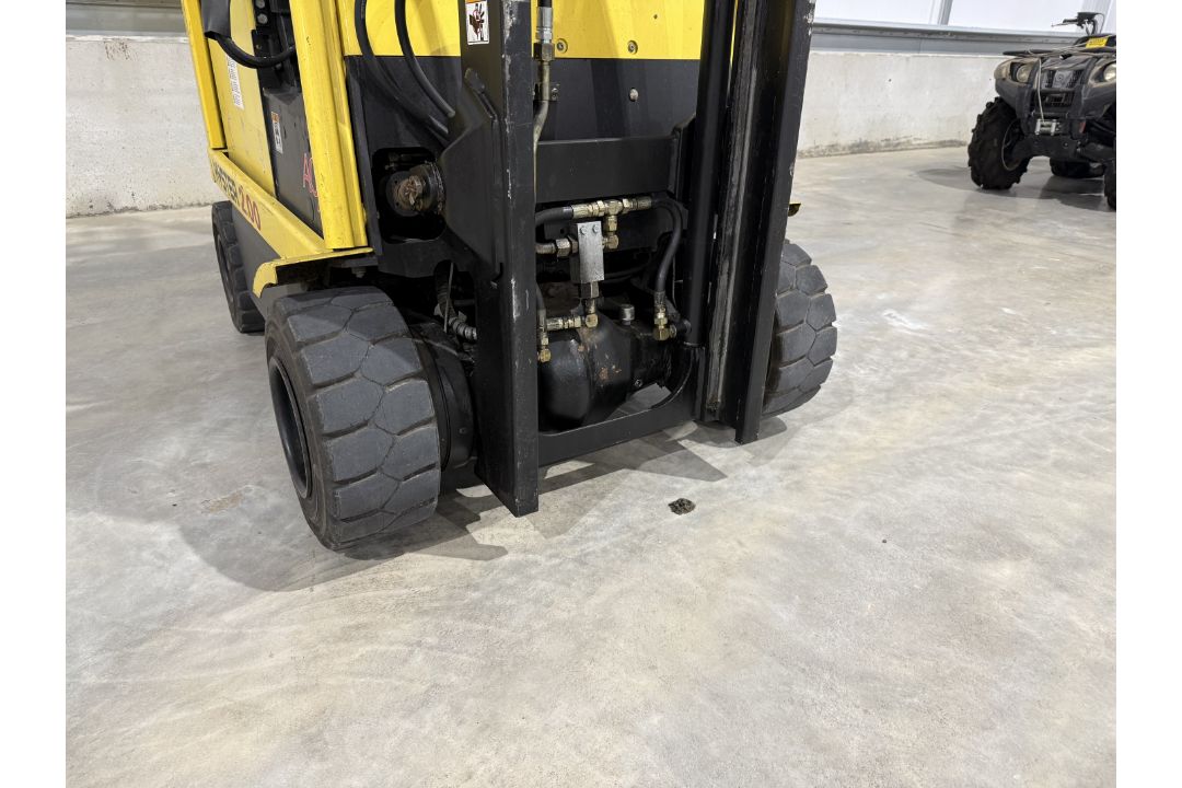 Hyster E2.00 XMS Electric Forklift 710 hrs only! - Image 18 of 32