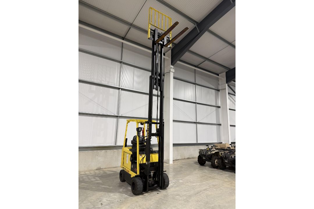 Hyster E2.00 XMS Electric Forklift 710 hrs only! - Image 17 of 32