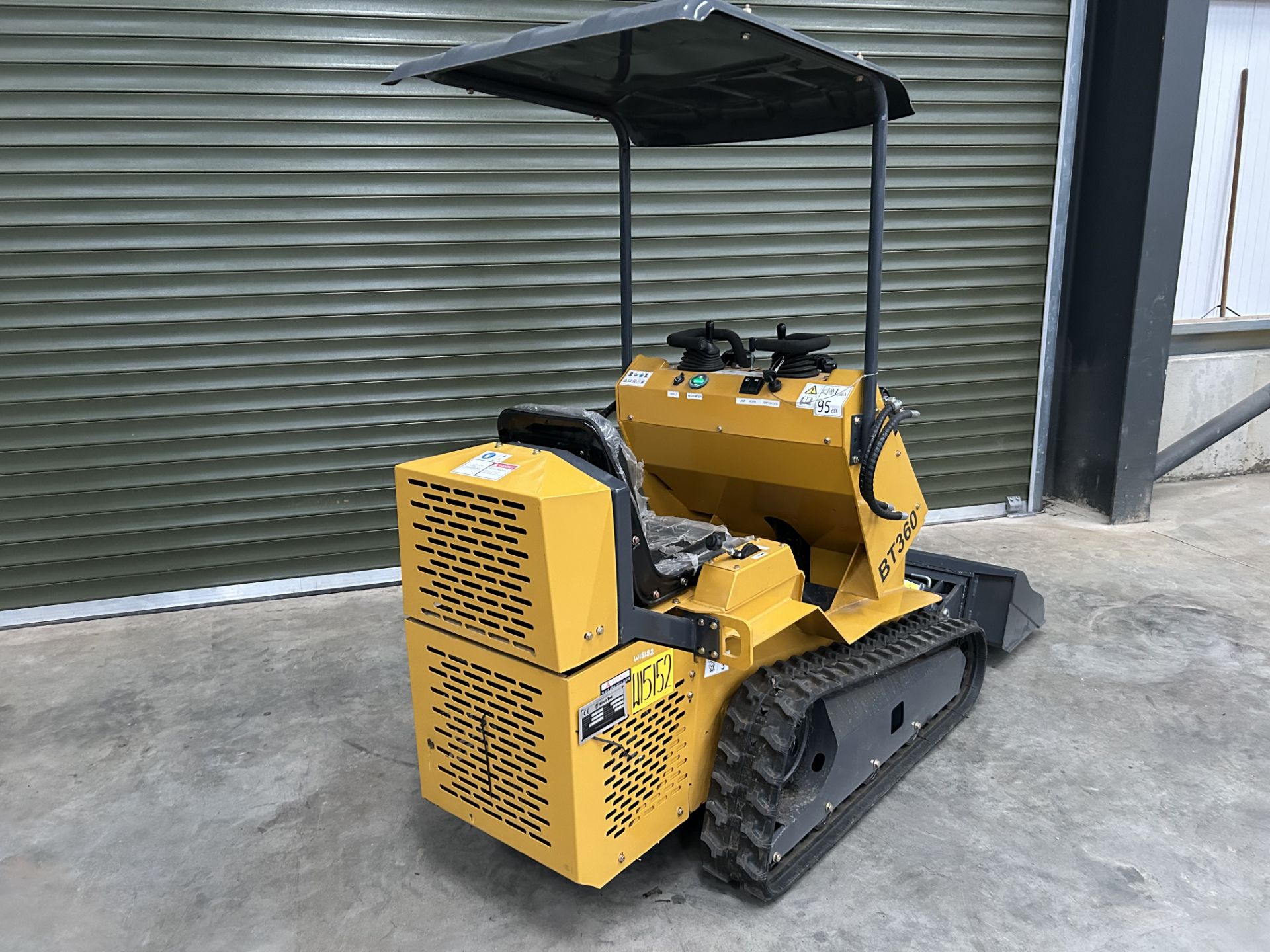 New Unissued 2025 Rubber Tracked Skid Steer Loader, Joystick Controls 13.5HP 750KG - Image 18 of 25