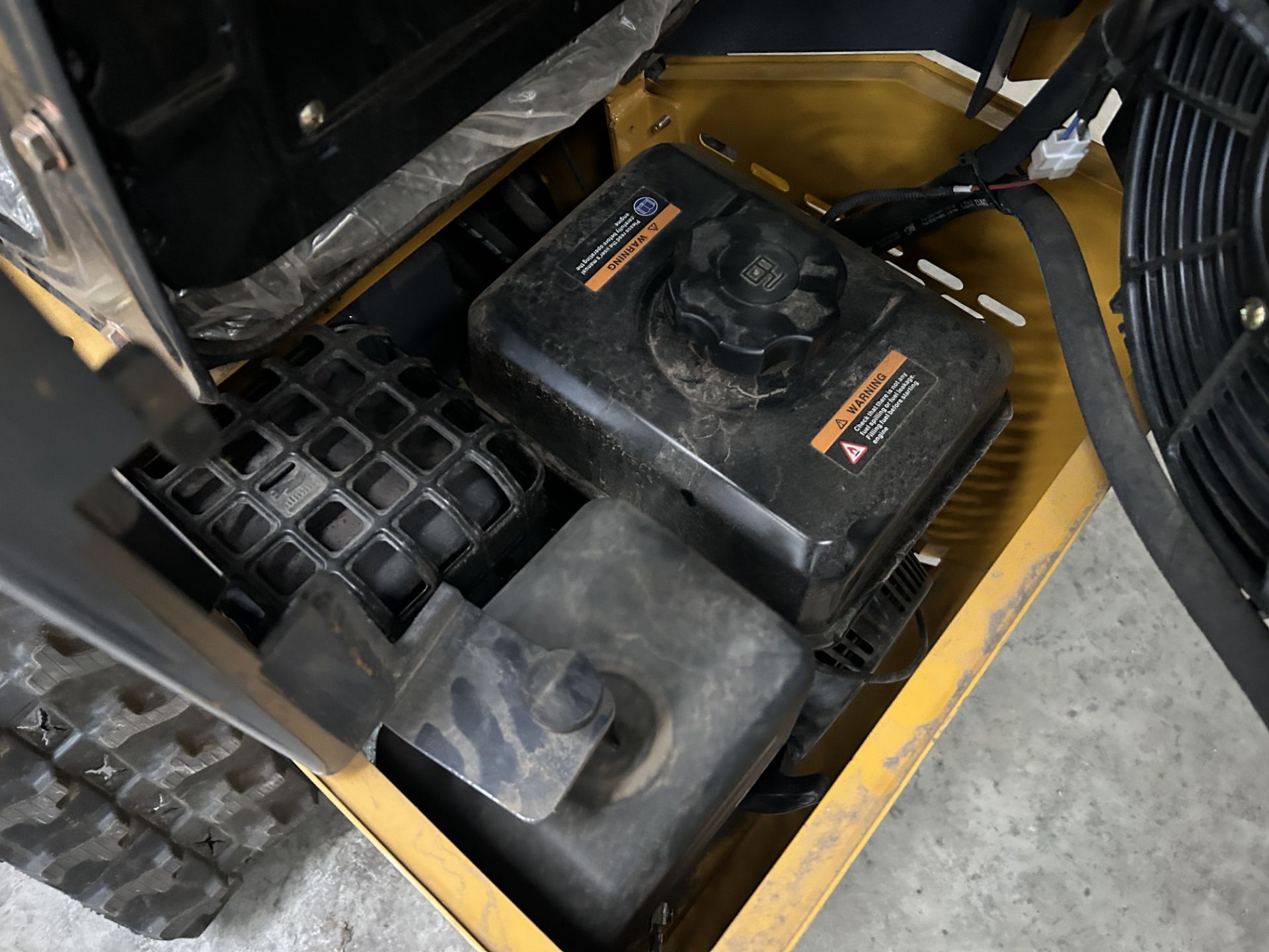 New Unissued 2025 Rubber Tracked Skid Steer Loader, Joystick Controls 13.5HP 750KG - Image 13 of 25