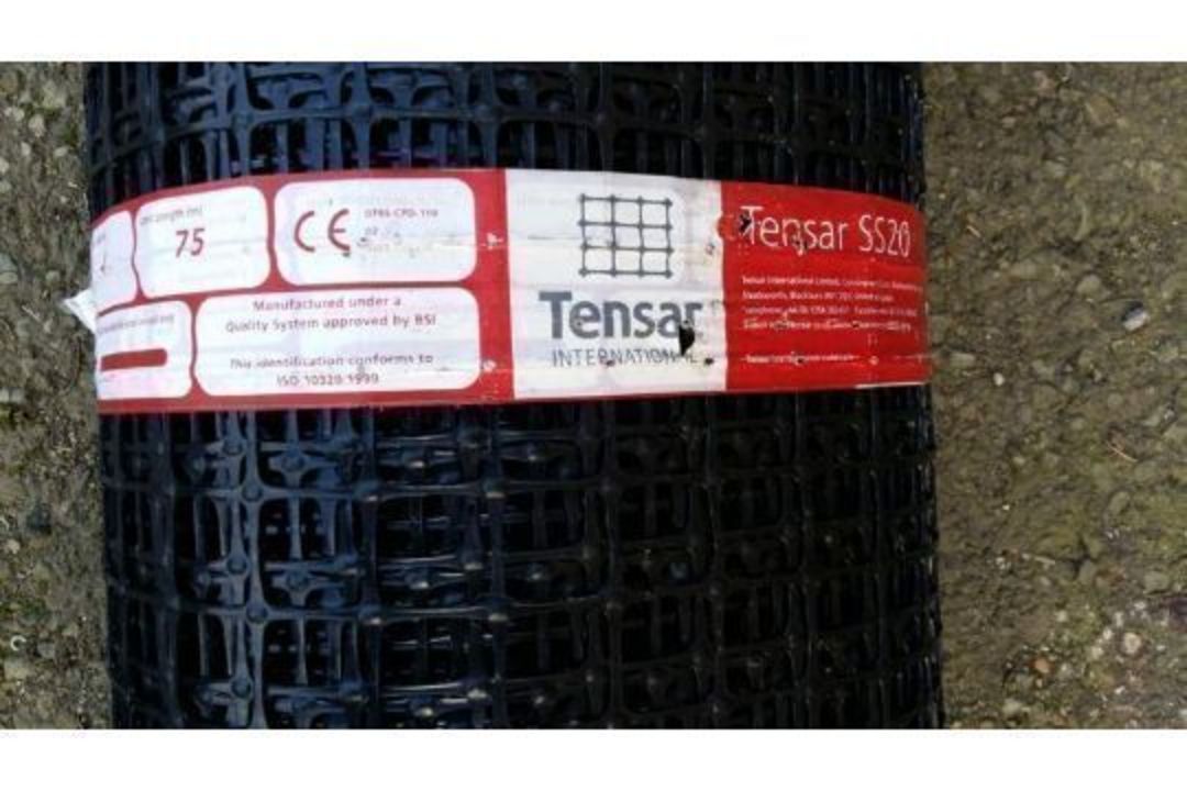 1x Unissued Tensar SS20 Geogrid Ground Foundation Reinforcement Roll 4m x 75m, from MOD - Image 5 of 5