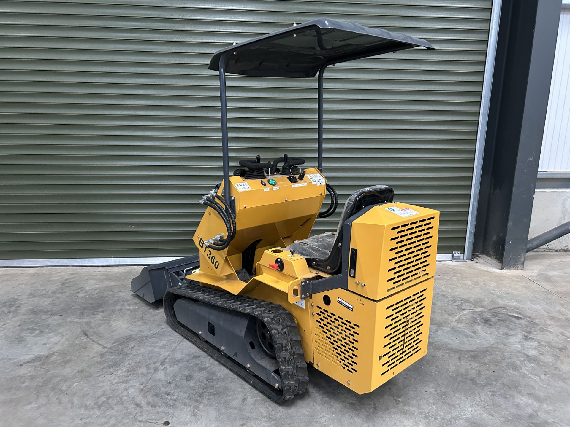 New Unissued 2025 Rubber Tracked Skid Steer Loader, Joystick Controls 13.5HP 750KG - Image 16 of 25