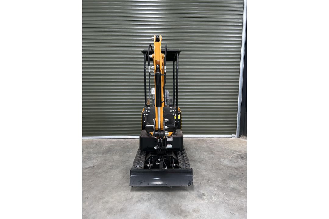 2024 Unissued JPC 1020KG 12HP Diesel Rubber Track Mini Excavator c/w Front Blade - Image 14 of 27