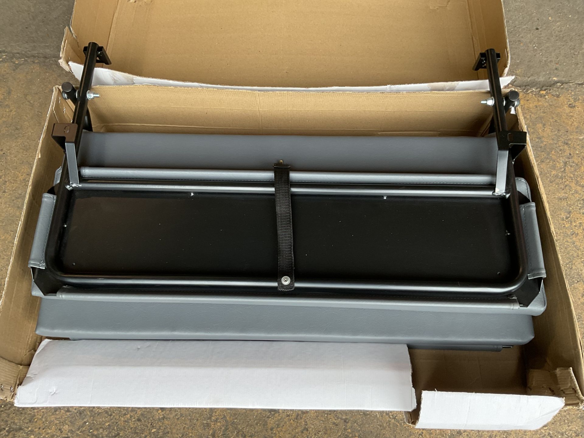 1 x New Unissued Exmoor Trim Land Rover Wolf Bench Seat - Image 4 of 8