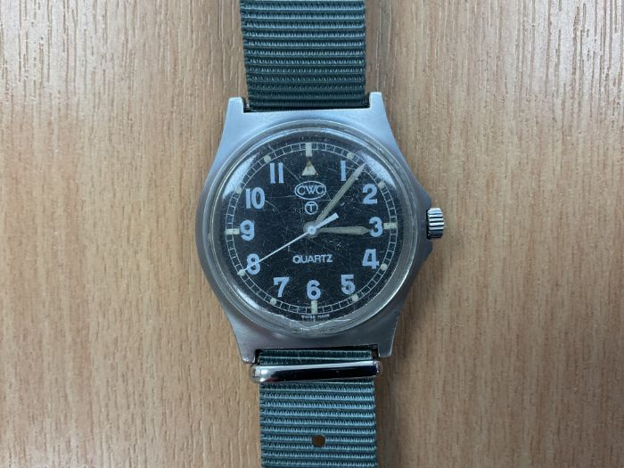CWC W10 British Army Service Watch, Nato Marks, Sn° 4270, Date 1998, Small Chip in Glass
