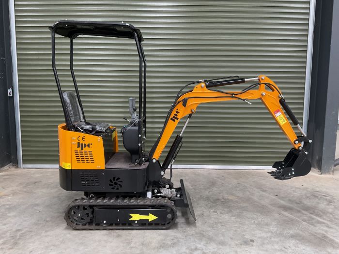 2024 Unissued JPC 1020KG 12HP Diesel Rubber Track Mini Excavator c/w Front Blade