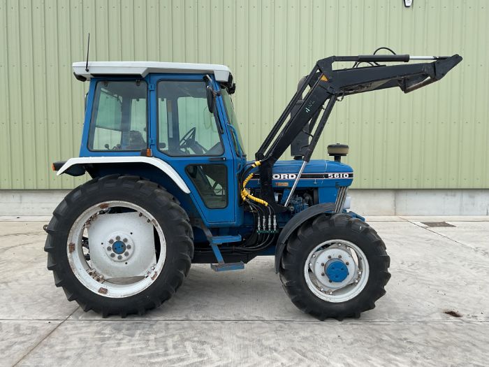 Ford 5610 4x4 Tractor, Complete with Front Loader