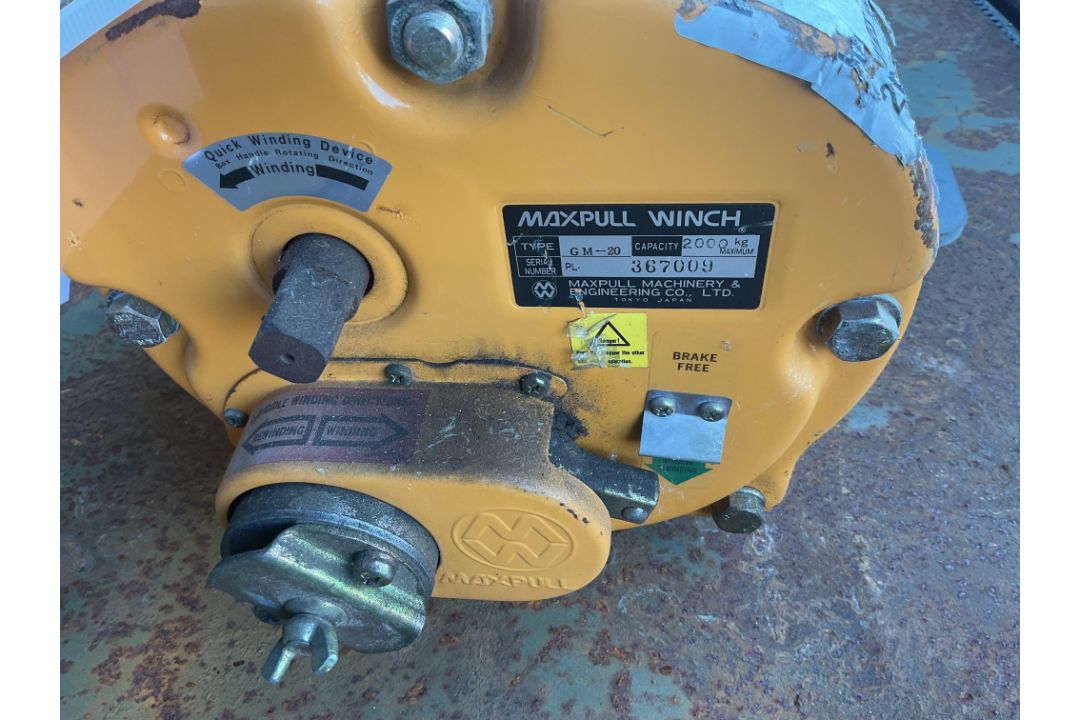 Unissued Maxpull GM20 2000KG Straight Pull Winch c/w 3 Snatch Blocks, from MOD - Image 2 of 3