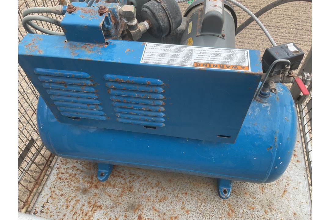 240 Volt Workshop Compressor, from MOD - Image 5 of 5