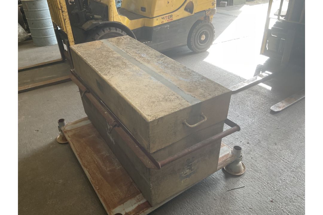 Aluminium Tool Box Ideal for Pick Ups, Land Rovers etc, 4ft x 2ft x 3ft, from MOD - Image 2 of 4