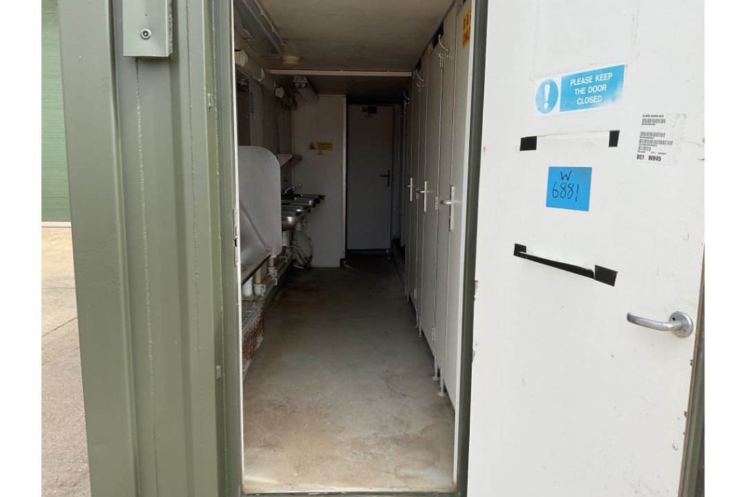 20ft x 8ft Demountable Drops/Hook Loader Ablution Container c/w Twist Locks, from UK MOD - Image 6 of 25