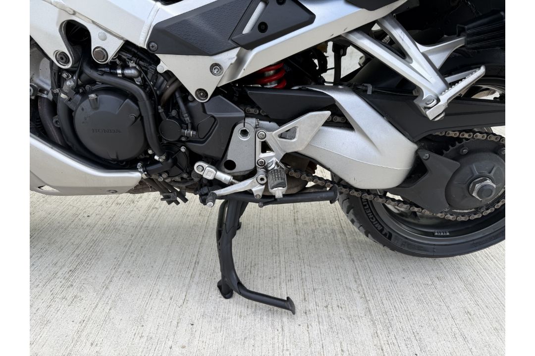 2016 Honda VFR 8000 X-F Motorcycle, Recently released from UK Govt Department/Police Force - Image 4 of 30