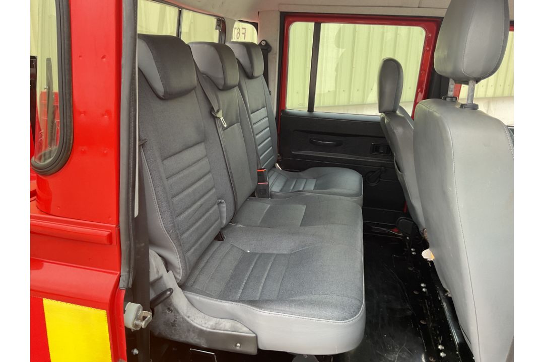 Land Rover Defender 130 Double Cab High Capacity Pick Up 2.2 TDI RHD, low miles! Direct UK MOD - Image 11 of 36