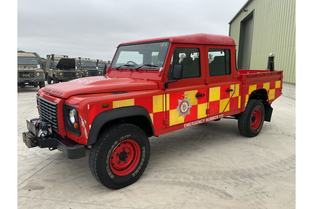 Land Rover Defender 130 Double Cab High Capacity Pick Up 2.2 TDI RHD, low miles! Direct UK MOD - Image 33 of 36