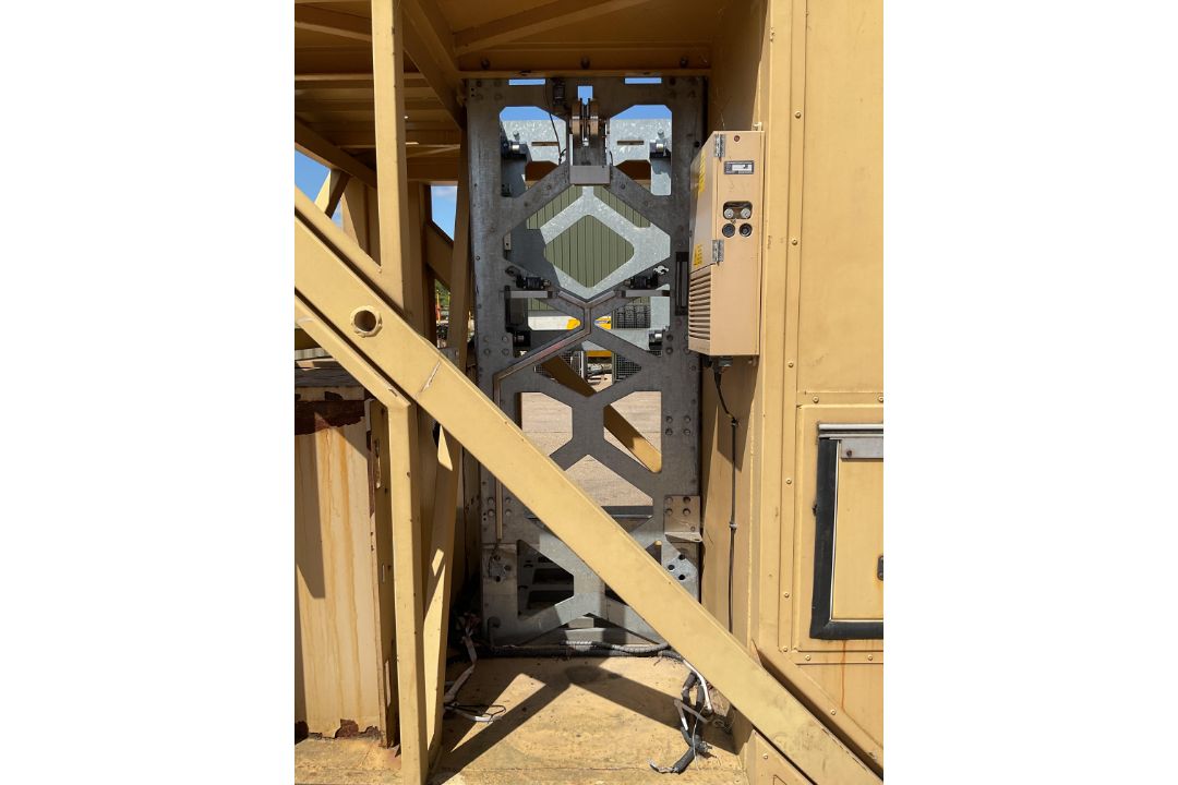 20ft Drops Demountable Hook Loader Secure Coms / Office Container, Direct from MOD - Image 20 of 32