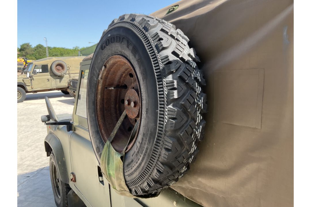 Rare Land Rover RHD 110 TUM FFR Wolf Soft Top Winter/Water, Direct from UK MOD - Image 18 of 37
