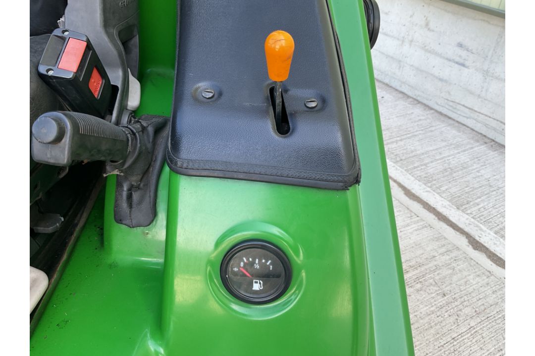 Roberine F3 3 Deck 4x4 Commercial Flail Mower, 3005 Hrs Only! Direct from UK Govt Dept - Image 16 of 26