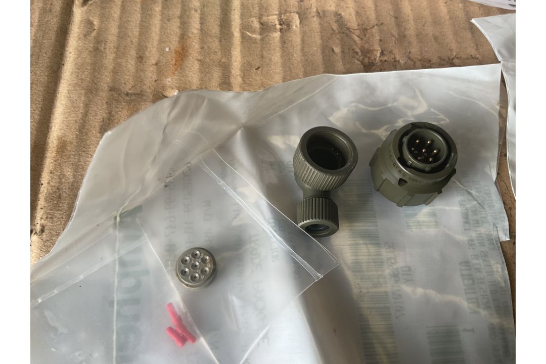 Q50 New Unissued Clansman Amphenol Cable Plugs, Original Price £50-67 EACH, from MOD - Image 2 of 4
