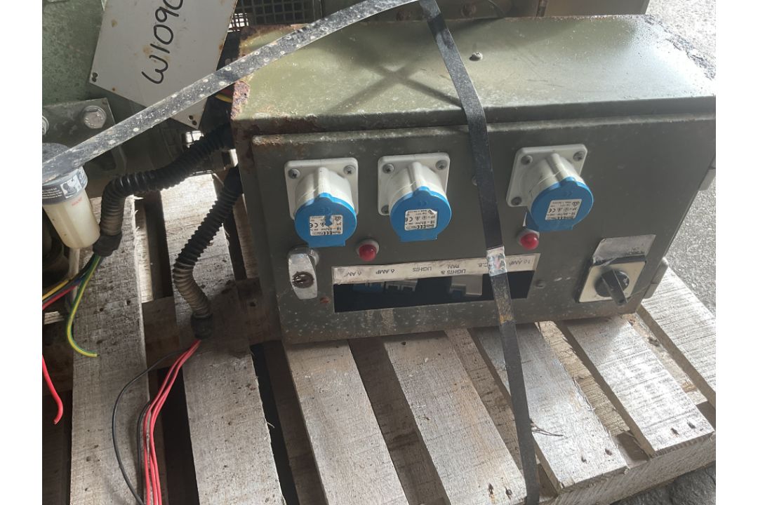 Lister 2 Cyl Diesel 240V Electric Start Single Phase 7KVA Diesel Generator, from MOD - Image 8 of 8