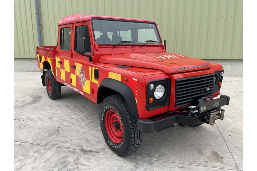 Land Rover Defender 130 Double Cab High Capacity Pick Up 2.2 TDI RHD, low miles! Direct UK MOD - Image 32 of 36