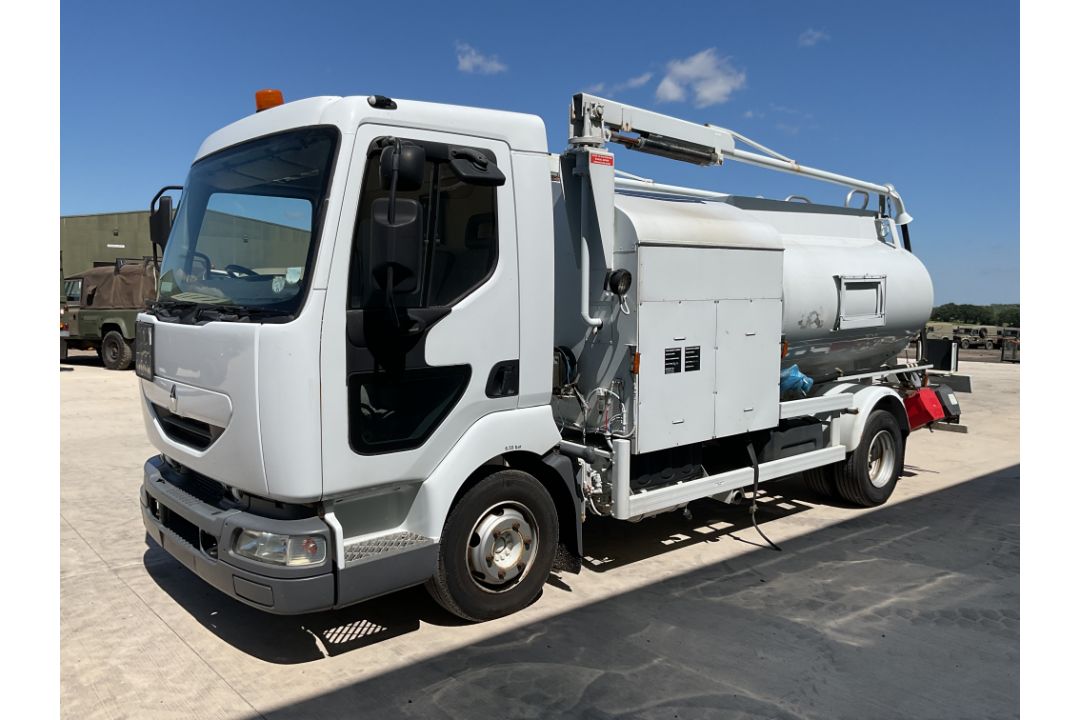 Renault Midliner 5000L Aircraft Refueller with overhead boom Etc shows only 1583 hrs, from UK MOD - Image 51 of 70