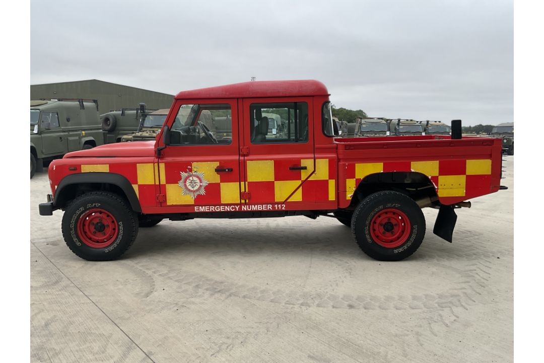 Land Rover Defender 130 Double Cab High Capacity Pick Up 2.2 TDI RHD, low miles! Direct UK MOD - Image 19 of 36