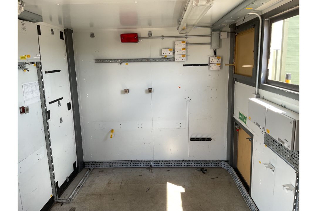 20ft Drops Demountable Hook Loader Secure Coms / Office Container, Direct from MOD - Image 15 of 32