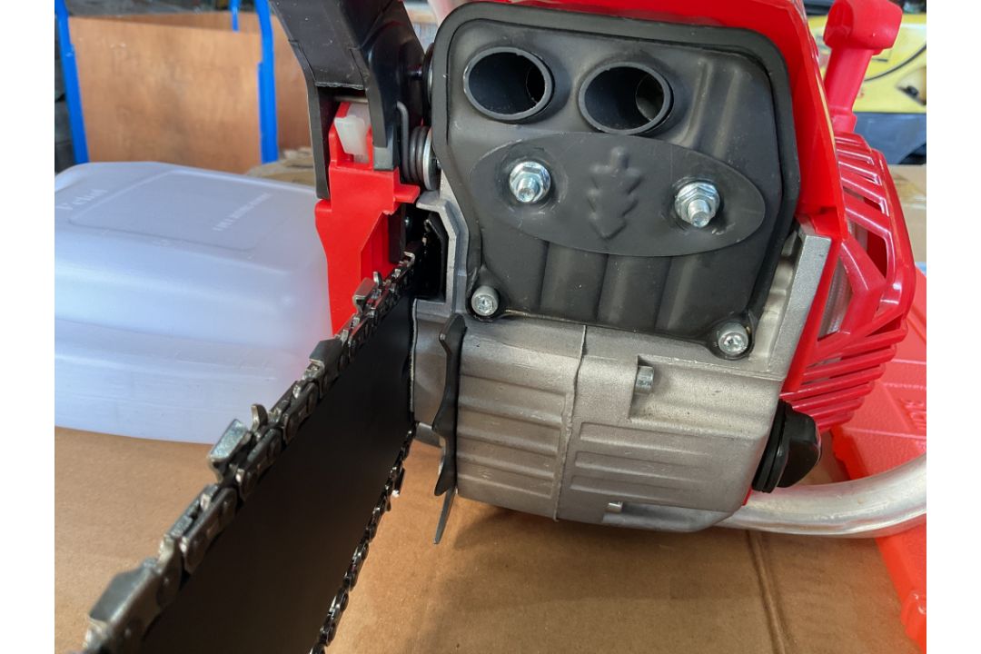 2025 New Unused Petrol 20inch 52cc Chainsaw with Accessories - Image 7 of 8