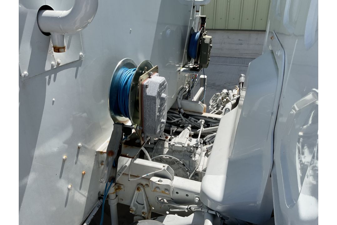 Renault Midliner 5000L Aircraft Refueller with overhead boom Etc shows only 1583 hrs, from UK MOD - Image 5 of 70