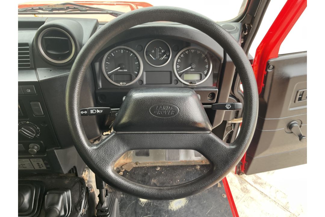 Land Rover Defender 130 Double Cab High Capacity Pick Up 2.2 TDI RHD, low miles! Direct UK MOD - Image 6 of 36
