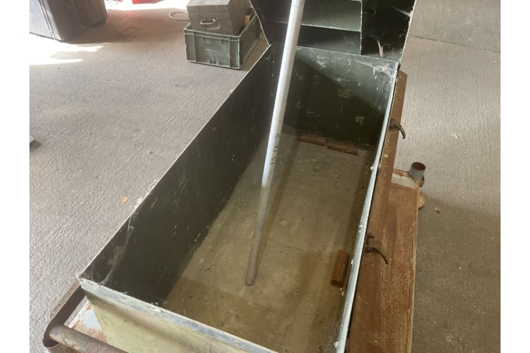 Aluminium Tool Box Ideal for Pick Ups, Land Rovers etc, 4ft x 2ft x 3ft, from MOD - Image 4 of 4