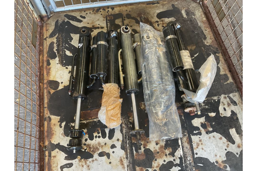 6x Land Rover Fox Racing Wmik Shock Absorbers, from MOD - Image 2 of 3