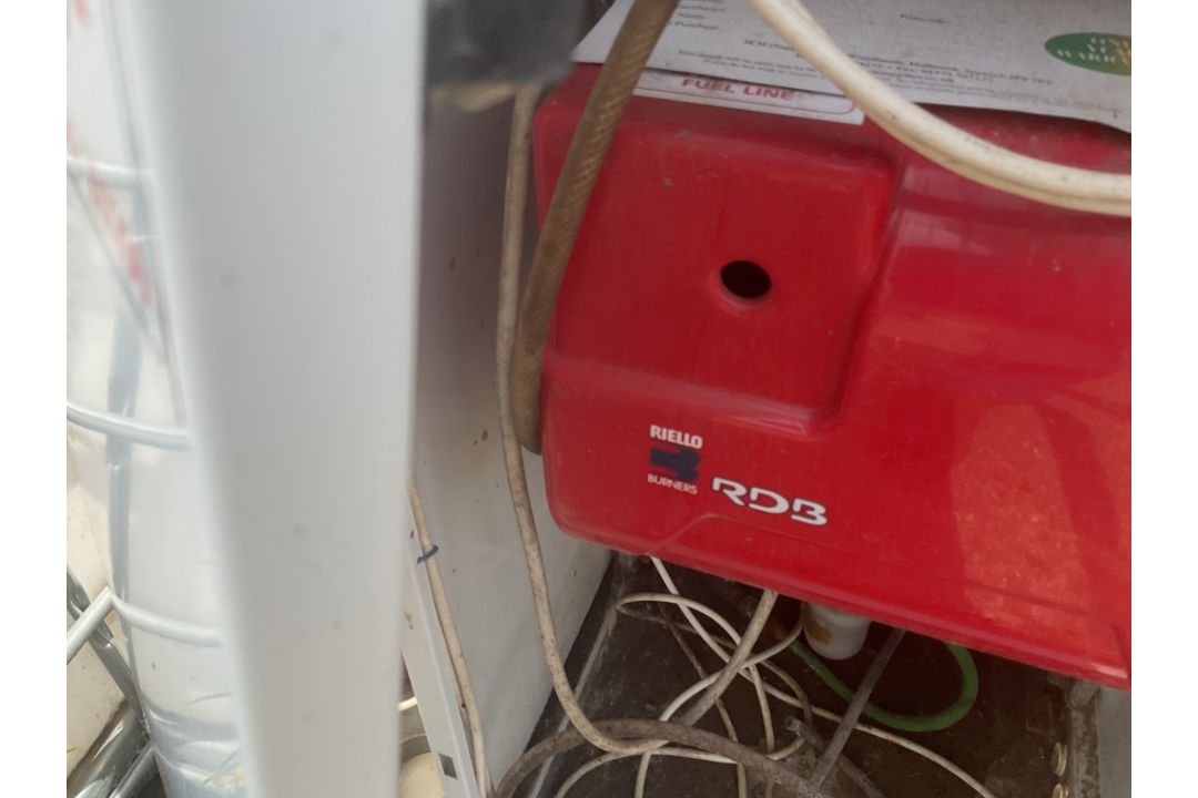 Fire Bird Central Heating / Hot Water 240V Oil / Fired Boiler and 1000L Schutz IBC Tank, from MOD - Image 6 of 9