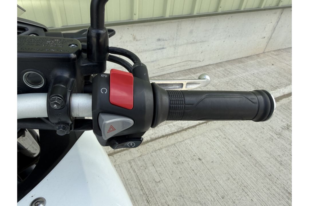 2016 Honda VFR 8000 X-F Motorcycle, Recently released from UK Govt Department/Police Force - Image 28 of 30