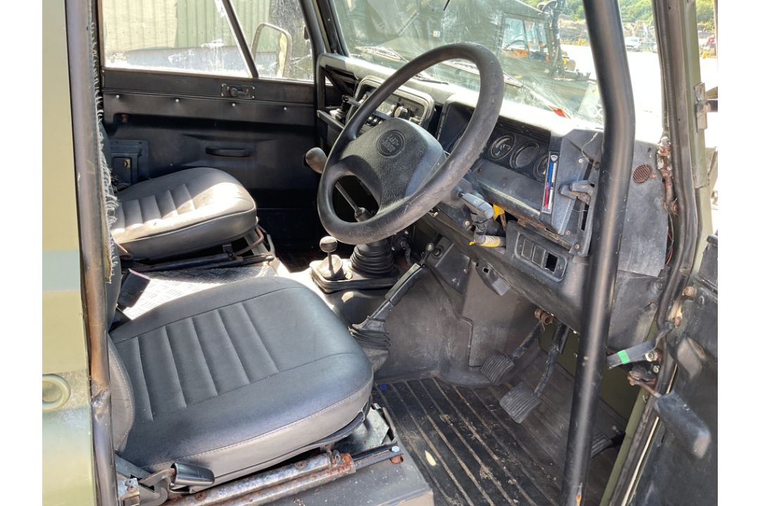 Rare Land Rover RHD 110 TUM FFR Wolf Hard Top Winter/Water, Direct from UK MOD - Image 25 of 35