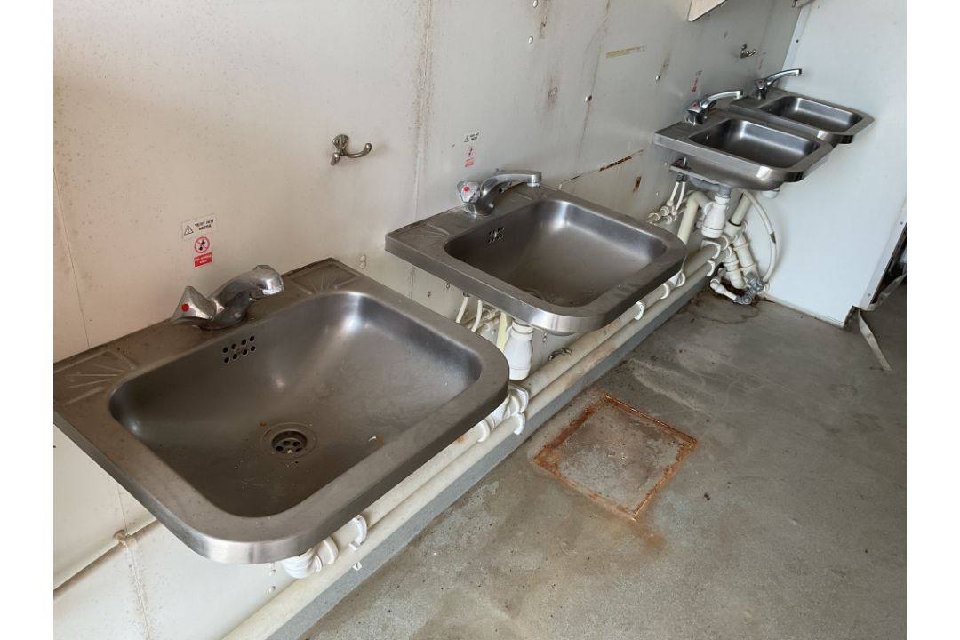 20ft x 8ft Demountable Drops/Hook Loader Ablution Container c/w Twist Locks, from UK MOD - Image 10 of 25