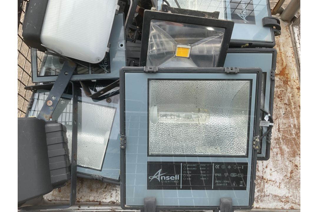 10x Exterior 240V Flood Lights, from MOD - Image 3 of 4