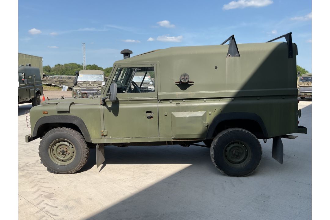 Rare Land Rover RHD 110 TUM FFR Wolf Hard Top Winter/Water, Direct from UK MOD - Image 10 of 35