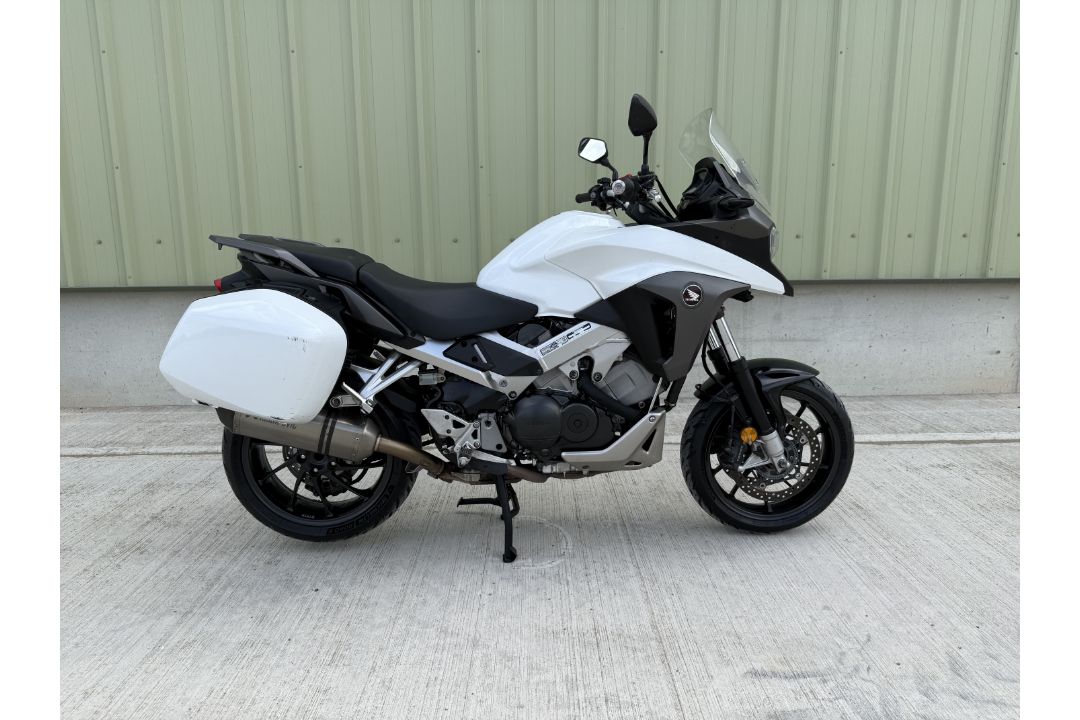 2016 Honda VFR 8000 X-F Motorcycle, Recently released from UK Govt Department/Police Force - Image 10 of 30
