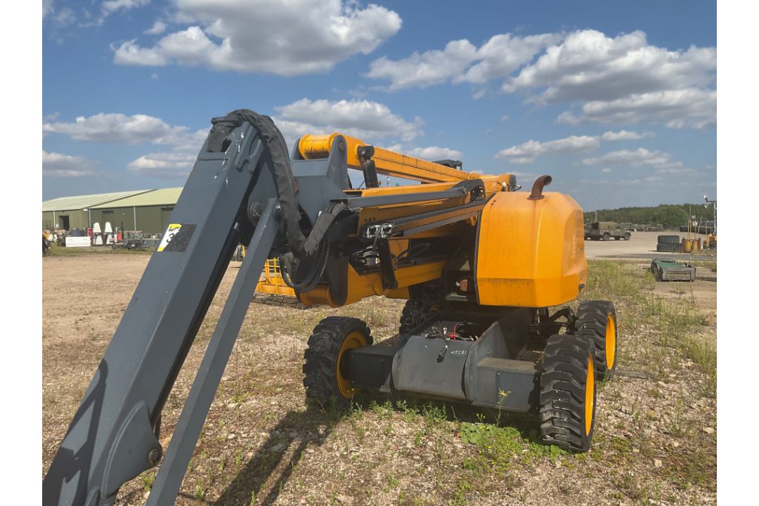 JCB Diesel 4x4 Access Platform. Very low hours - Image 3 of 23