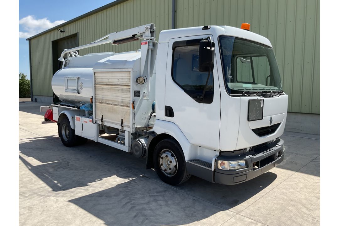 Renault Midliner 5000L Aircraft Refueller with overhead boom Etc shows only 1583 hrs, from UK MOD - Image 1 of 70