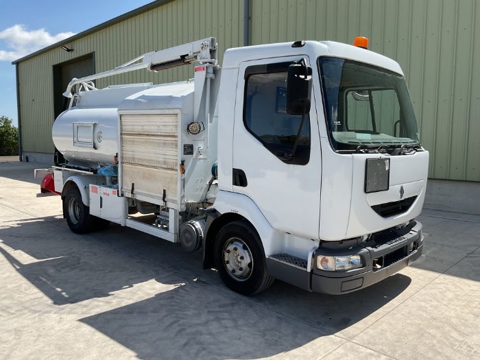 Renault Midliner 5000L Aircraft Refueller with overhead boom Etc shows only 1583 hrs, from UK MOD