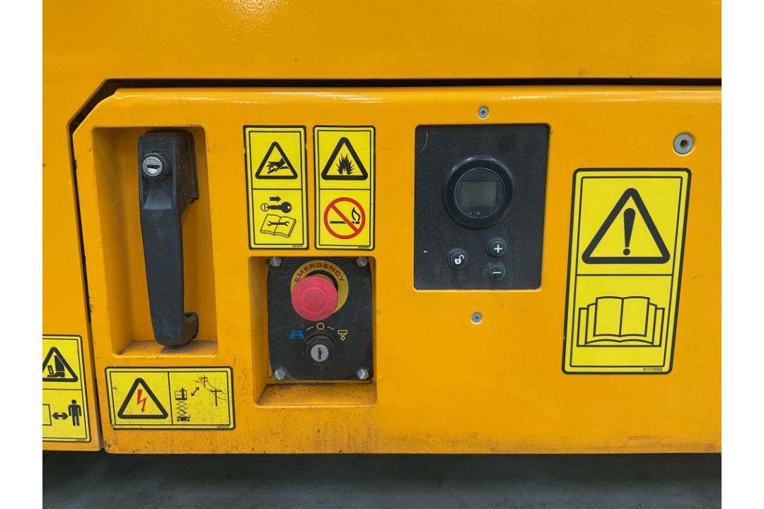 JCB 519 30E Electric Hoist Demonstration/Trials Machine Very Low Hours Year not stated - Image 3 of 21
