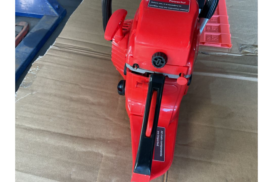 2025 New Unused Petrol 20inch 52cc Chainsaw with Accessories - Image 2 of 8