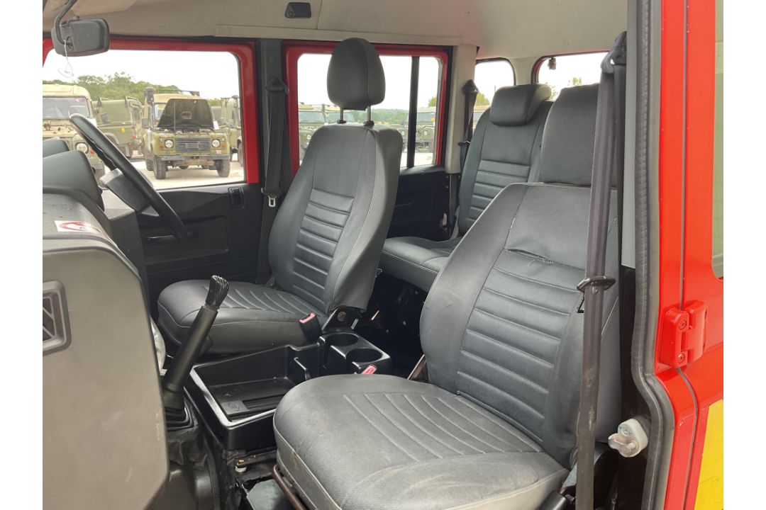 Land Rover Defender 130 Double Cab High Capacity Pick Up 2.2 TDI RHD, low miles! Direct UK MOD - Image 21 of 36
