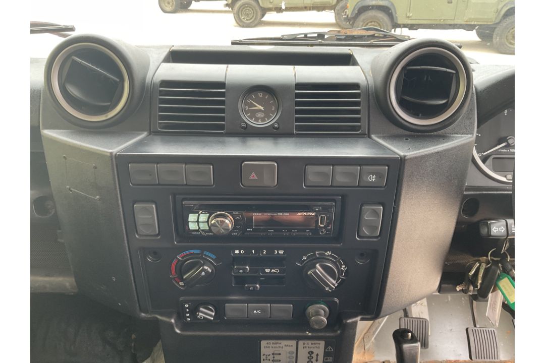 Land Rover Defender 130 Double Cab High Capacity Pick Up 2.2 TDI RHD, low miles! Direct UK MOD - Image 8 of 36