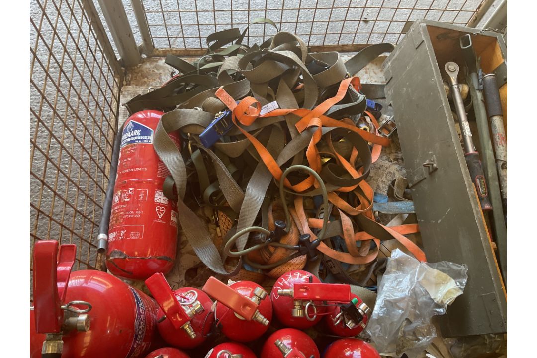 1x Stillage of Load Straps, Fire Extinguishers and Tool Kit, from MOD - Image 3 of 4