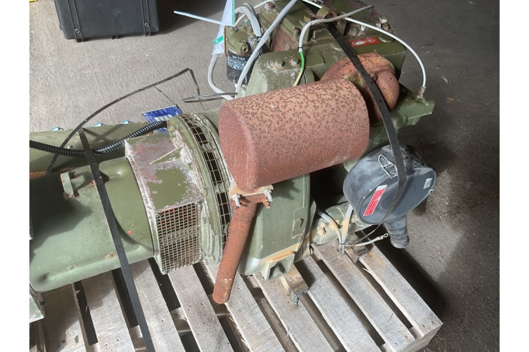 Lister 2 Cyl Diesel 240V Electric Start Single Phase 7KVA Diesel Generator, from MOD - Image 5 of 8
