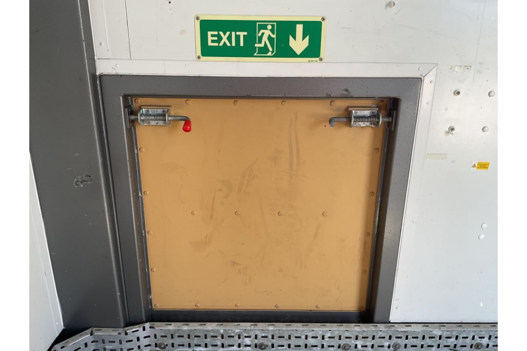 20ft Drops Demountable Hook Loader Secure Coms / Office Container, Direct from MOD - Image 16 of 32